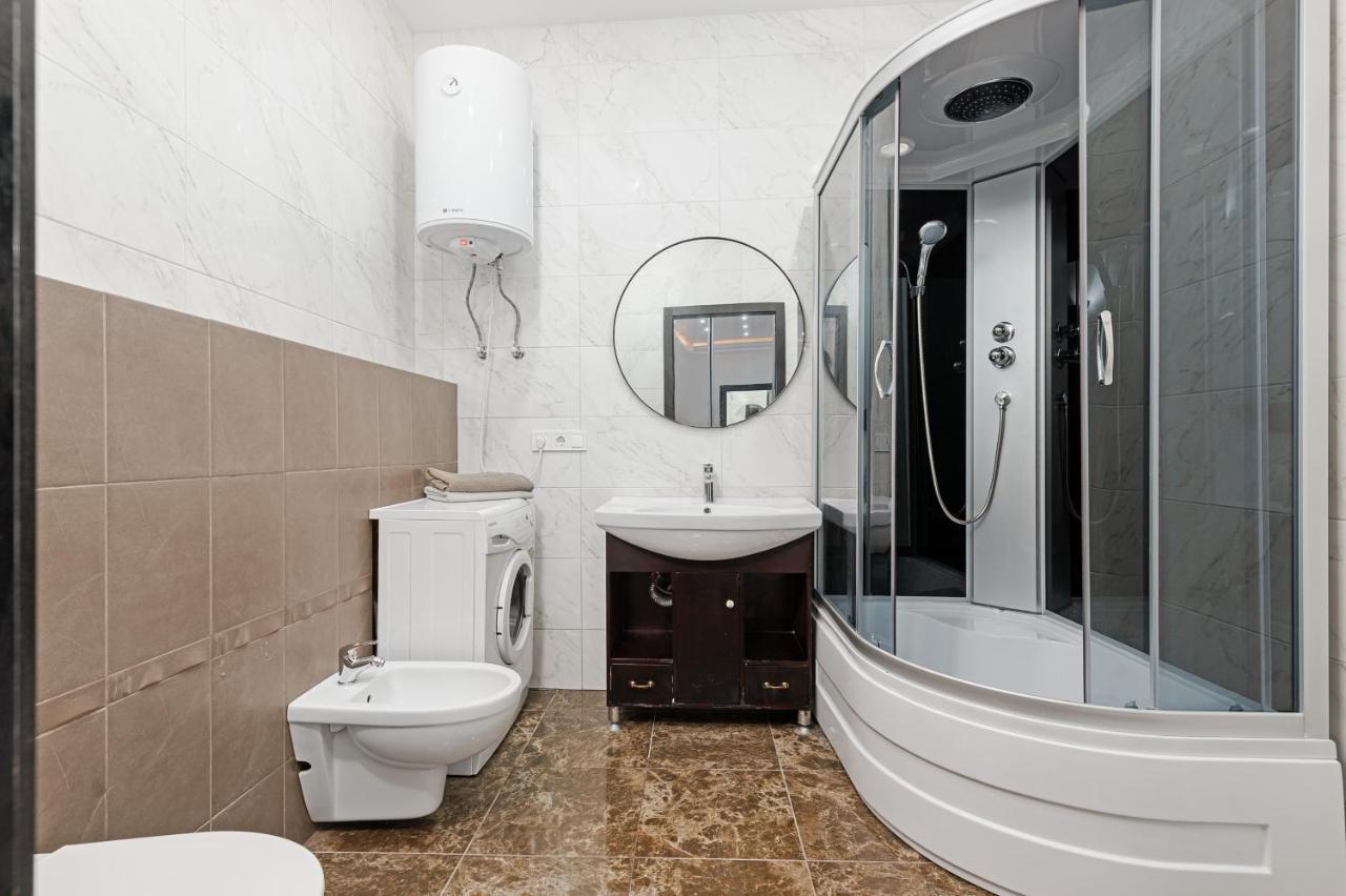 Arcadia Palace 2-Bedrooms Apartment With Terrace 오데사 외부 사진